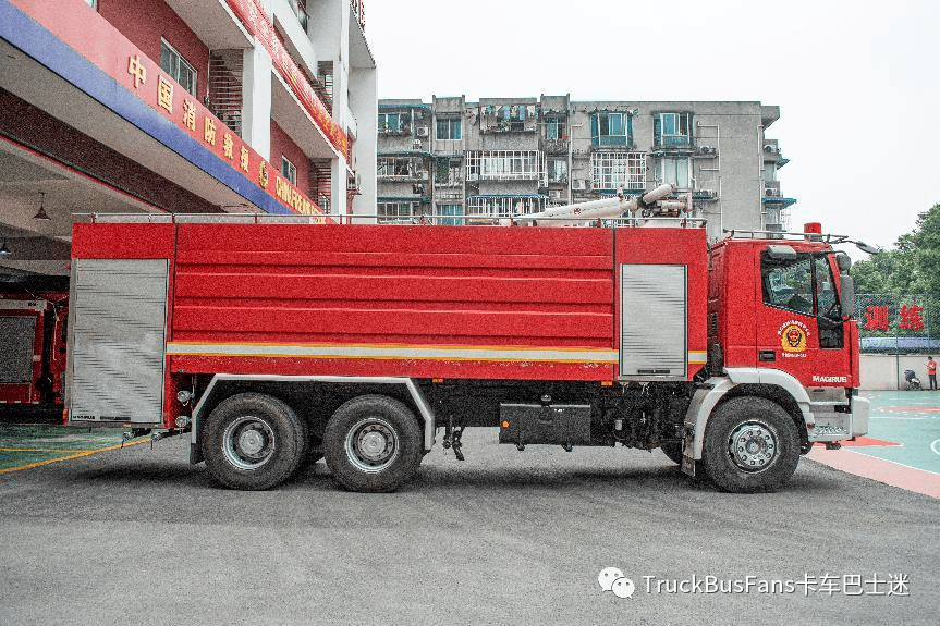 马基路斯泡沫消防车图片