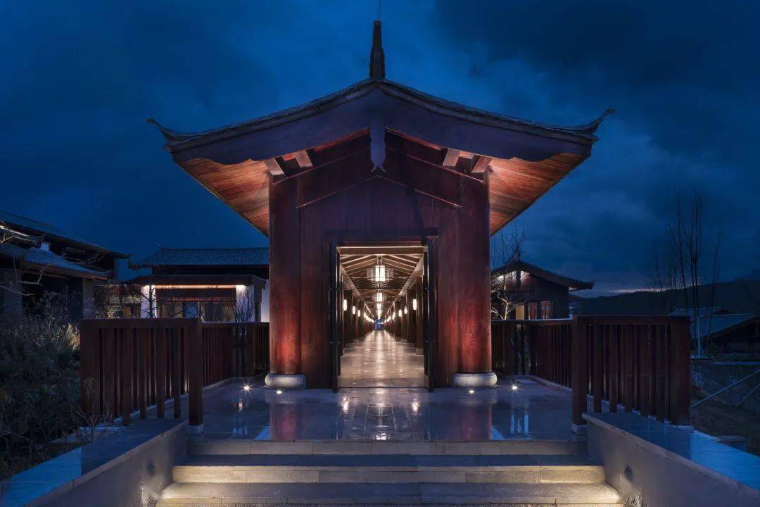 丽江金茂璞修雪山酒店坐拥绝版玉龙雪山景观面向玉龙十三峰更是我国