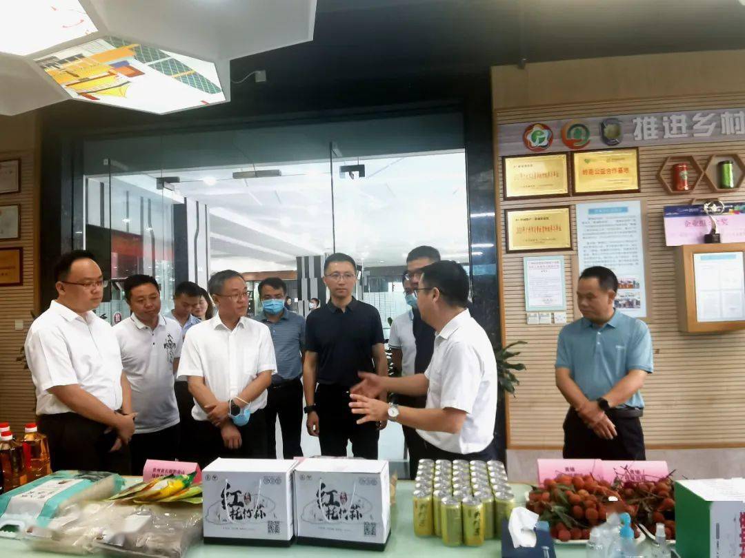 黄埔区何宇鸿副区长陪同贵州省长顺县党政领导一行莅临我校考察