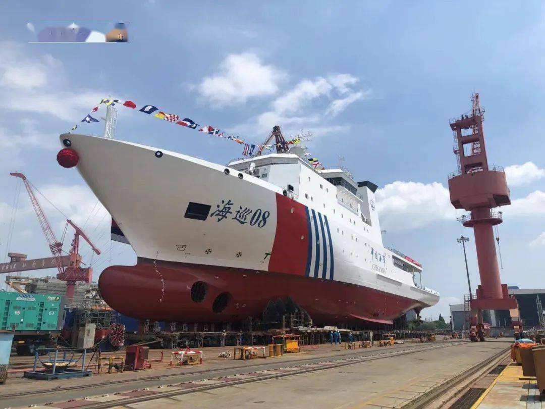 我国首艘深远海大型专业海道测量船海巡08成功下水