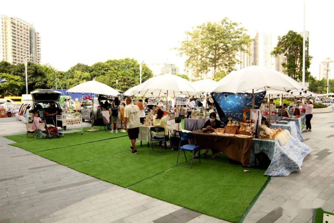 美的万达广场露天摊位集市