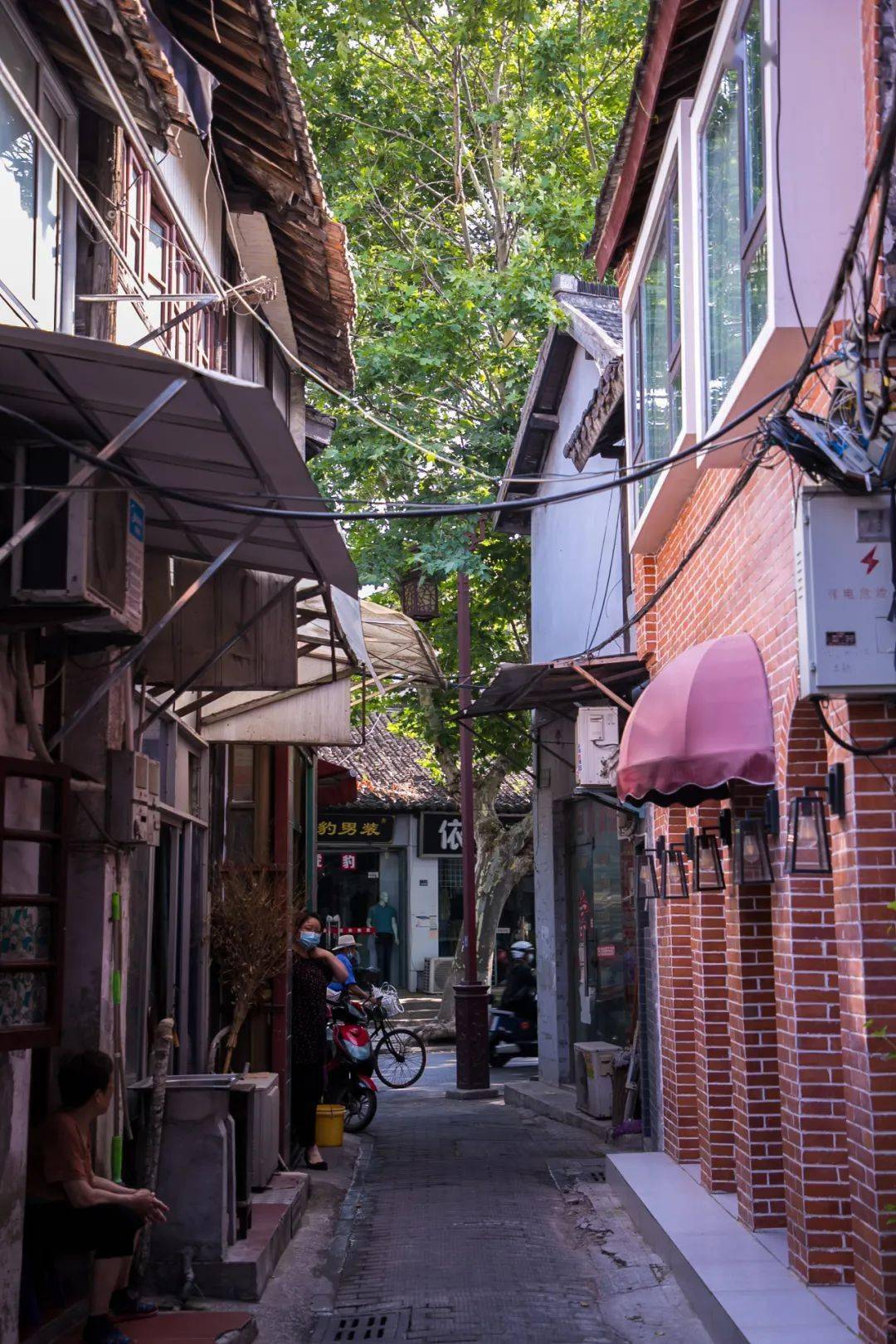 形似犁头,扬州这条百米长的特别老街巷你走过嘛?_渡江路_老城区_街道