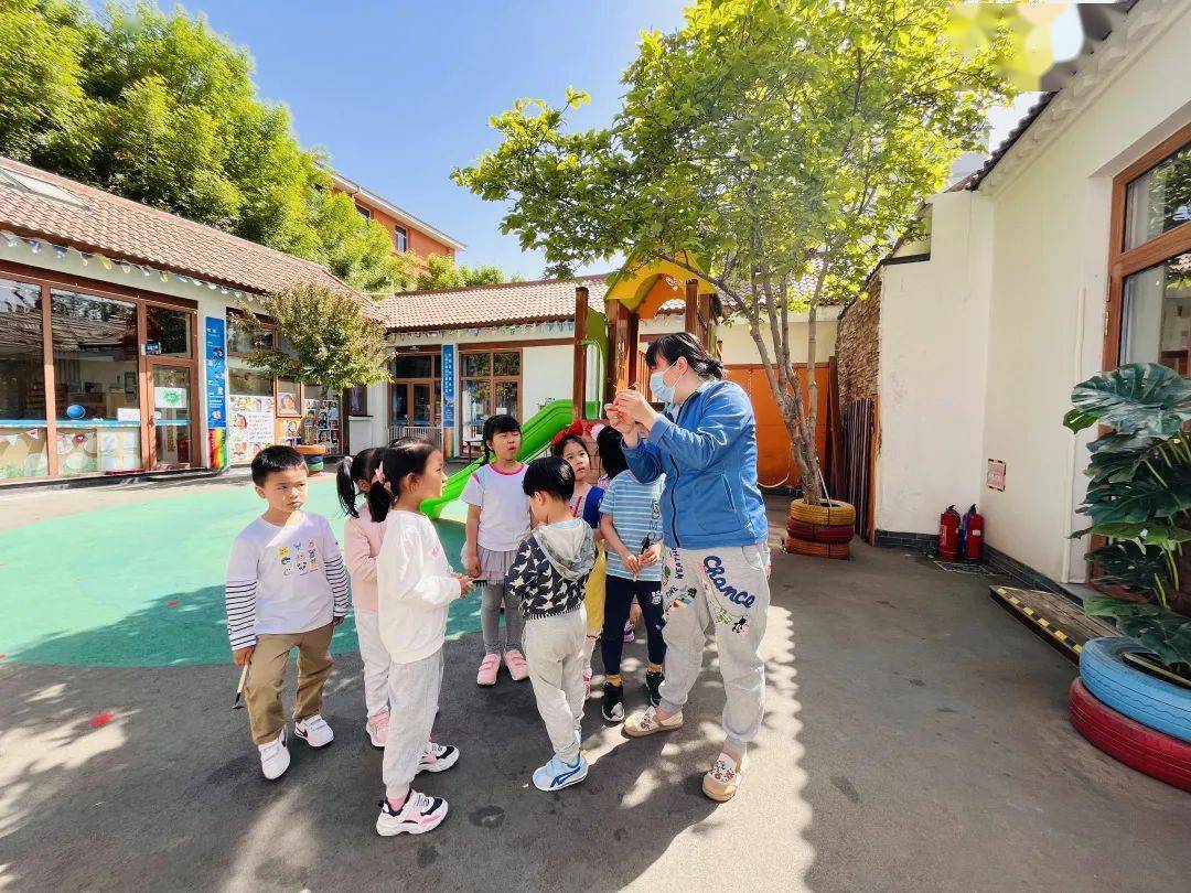 呵護環境愛護地球史家衚衕精誠實驗幼兒園根與芽環保主題教育活動