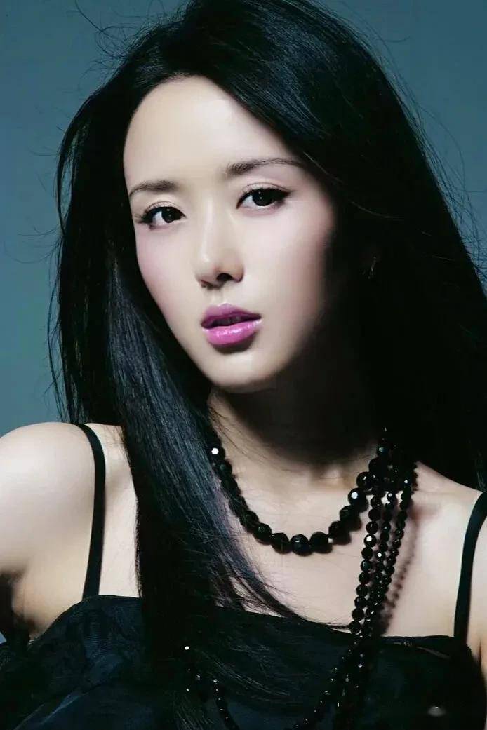 颜丹晨既有颜值又有气质