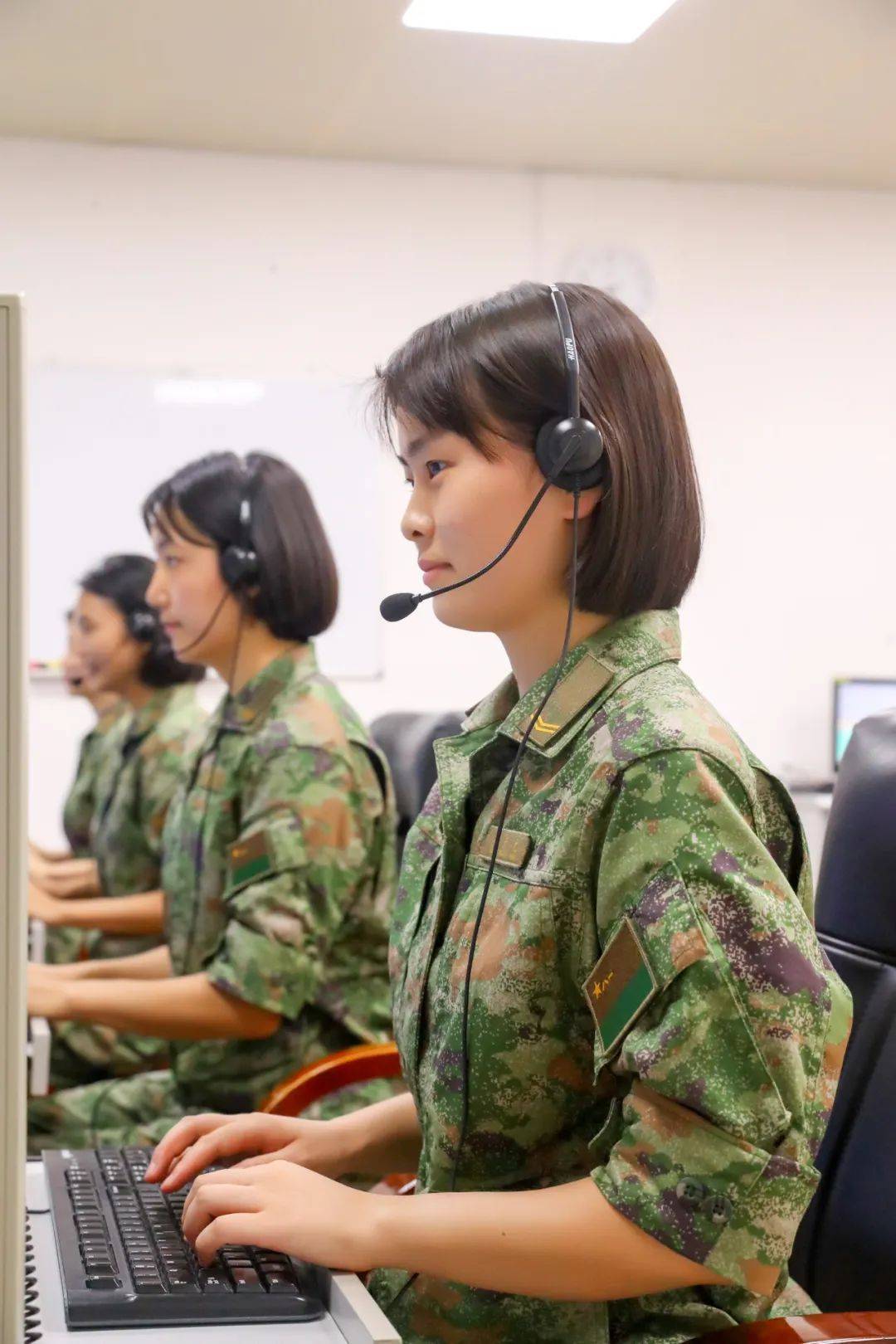 上新啦福建省军区官兵换发21式军装