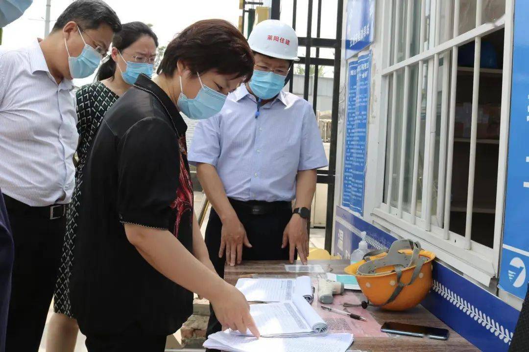 7月11日,市委书记卢春玲督导疫情防控工作,市领导蒋学庆,谢晓昀