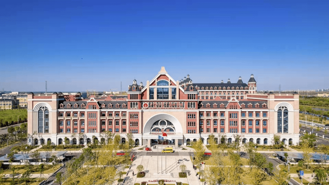 chcc2022医院考察开业半年即获鲁班奖的武汉协和医院金银湖院区