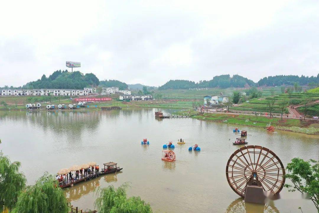 耍水划船两不误,就在"海龙凯歌"农旅园区._龙湖_摄影_夏天