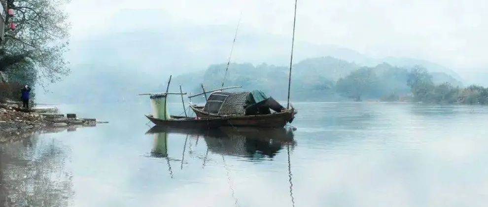 天青色等烟雨，而我在等你。_孟郊_独倚_是一种