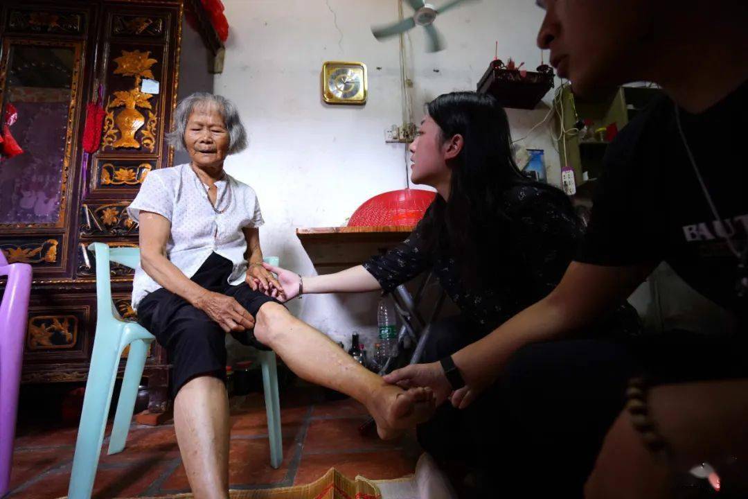 现场盛况潮阳西胪百人大团前往湄洲祖庙壮缵香火