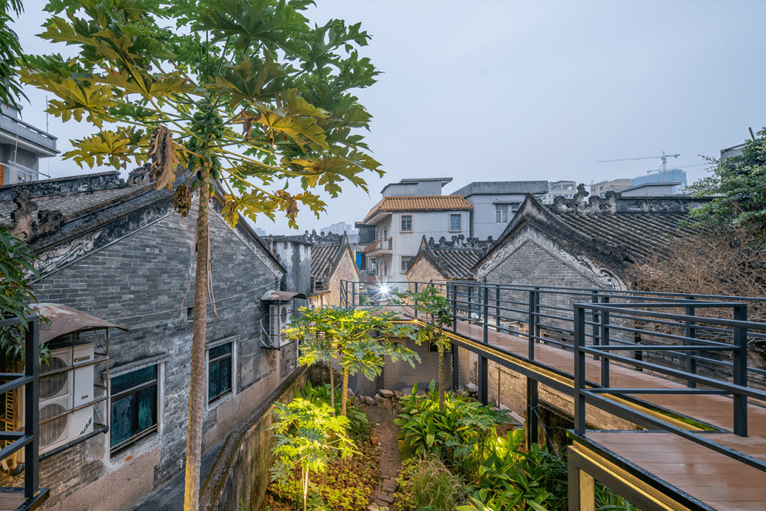 �����ǣ�΢�����У��������ġ����潨��ѧ��