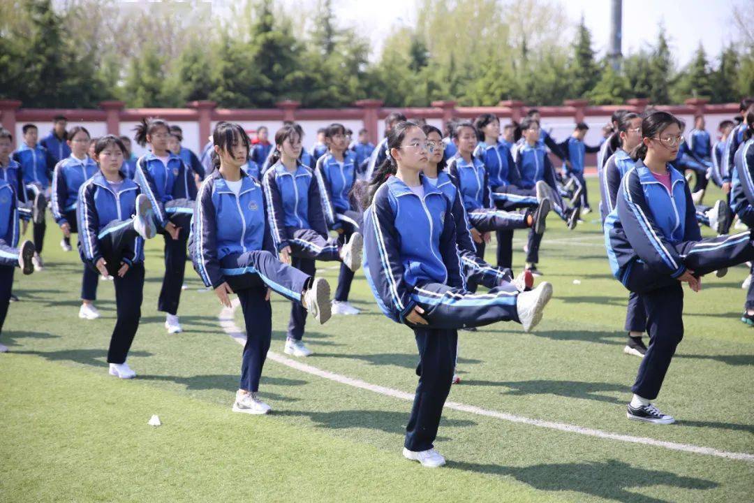 龙口一中"拍了拍"2022级新同学_烟台_教育_全国