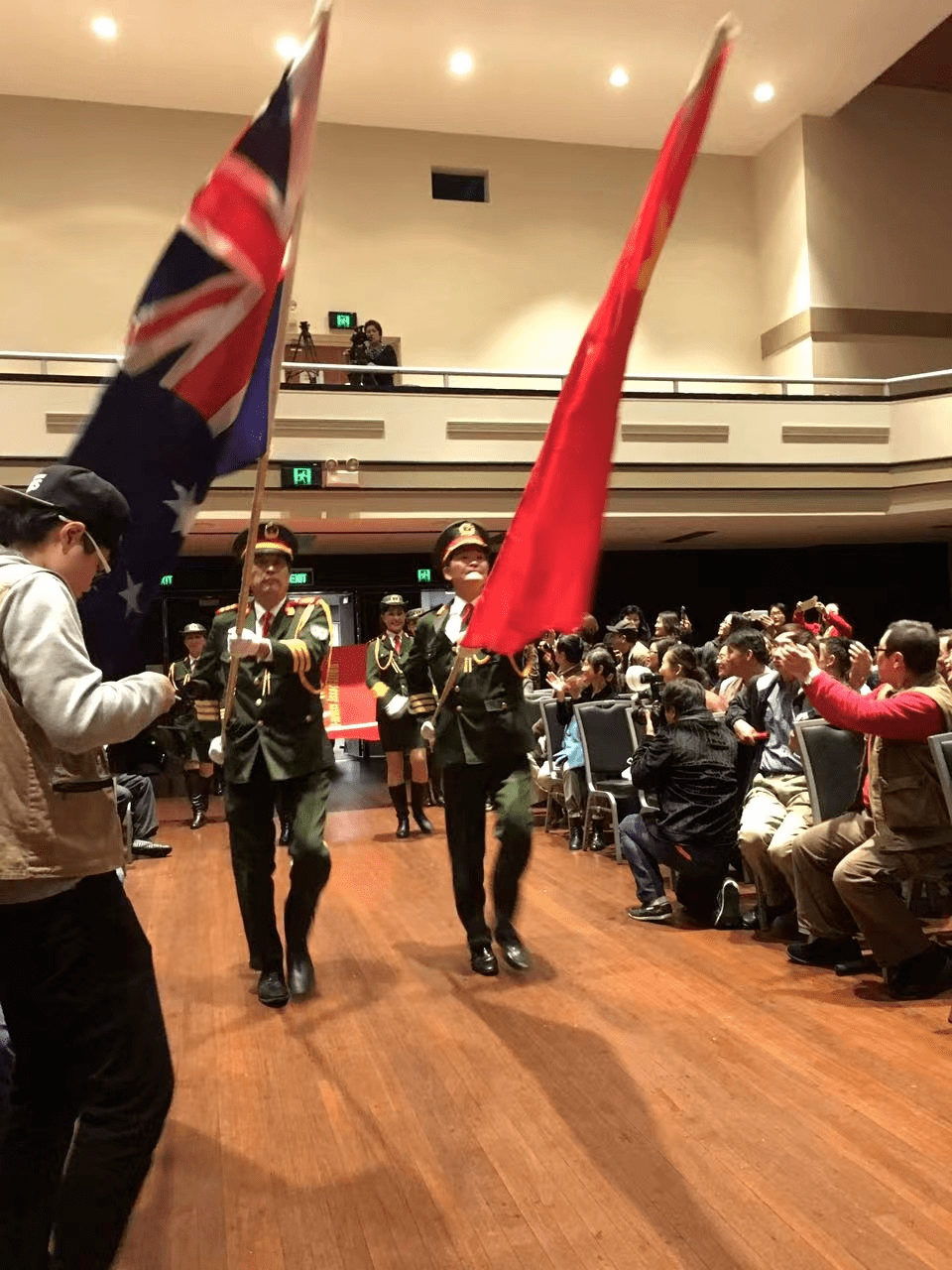 軍旗飄揚軍歌嘹亮秦大學