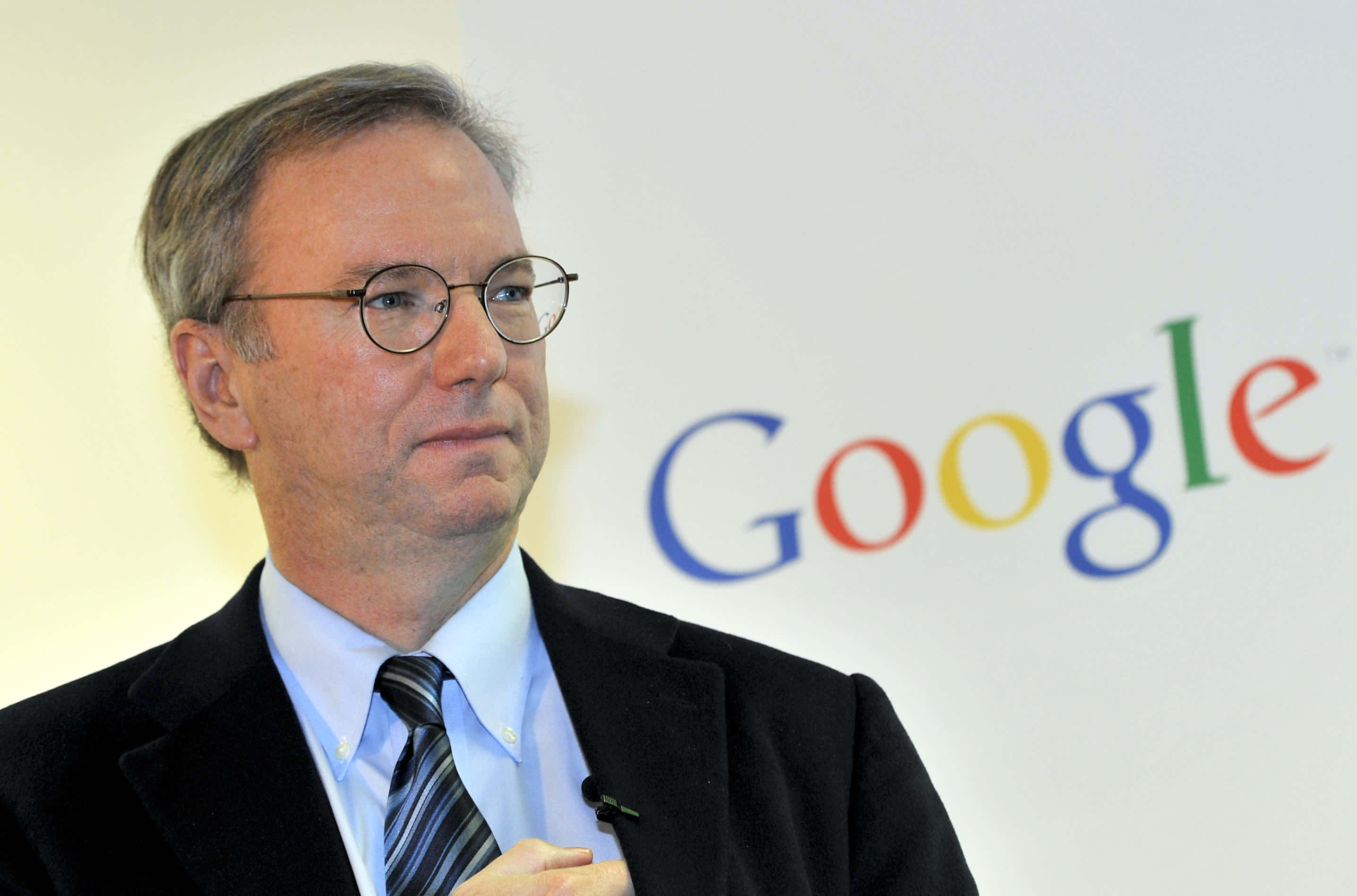拜登推销谷歌前CEO资助的“四边机制”奖学金，美媒：危险信号