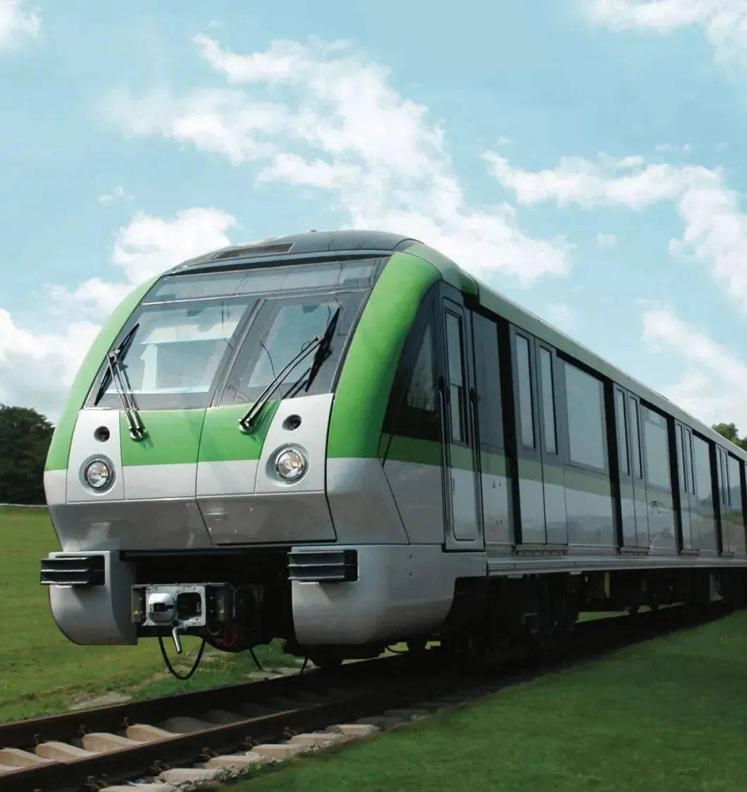 整装出发上海地铁2号线架修项目首列车顺利出厂