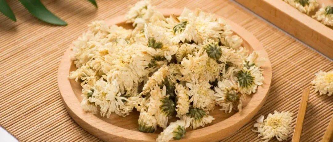 【养生】菊花品种多，功效有所不同，你泡对了吗？_贡菊_杭菊_滁菊
