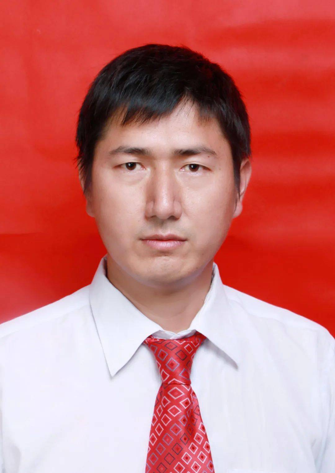 250班班主任李晓鹏联系电话251班班主任杨本山联系电话