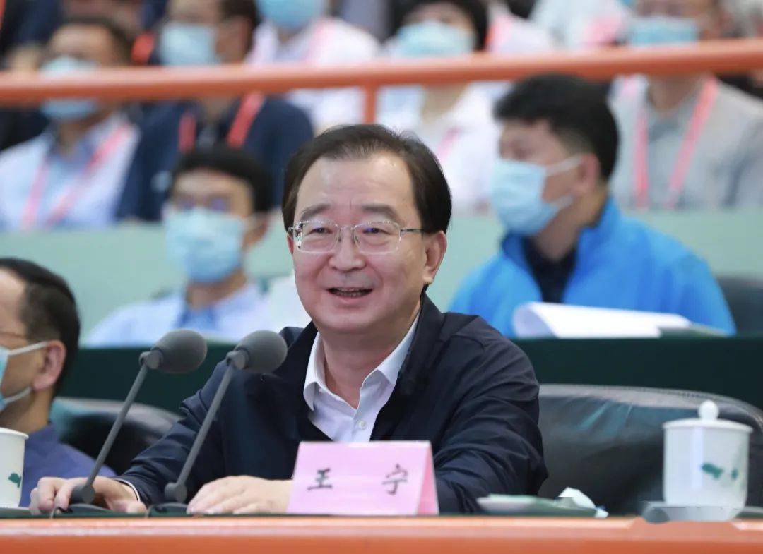 省委书记王宁宣布启动并讲话.省委副书记石玉钢致辞.