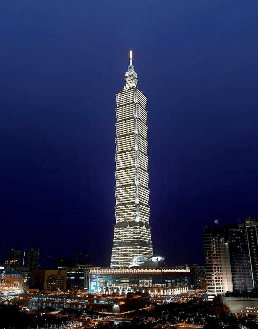 对100米以上建筑应严格执行超限高层建筑工程抗震设防审批制度,与城市