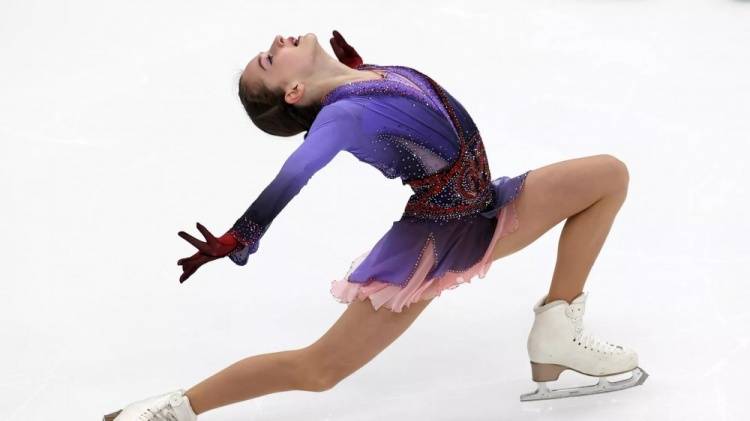 若不被禁赛她已是世青冠军_阿卡蒂耶娃_国际滑联_索菲亚