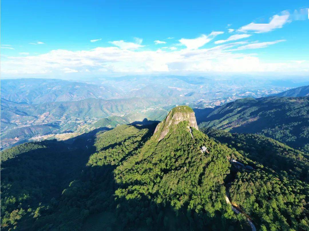 新平哀牢山风景区图片