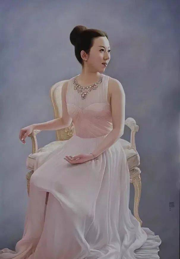 油画家薛雁群笔下的人物油画中的中式女子身段曲线柔美,凹凸有致.