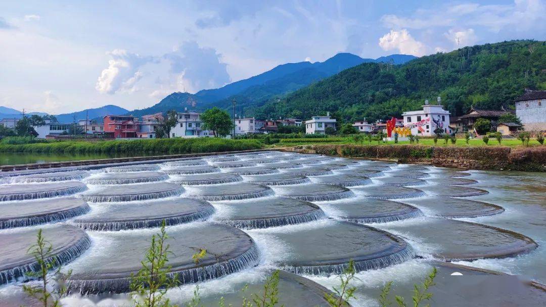 盛夏玩水好去处网红鱼鳞坝等你来