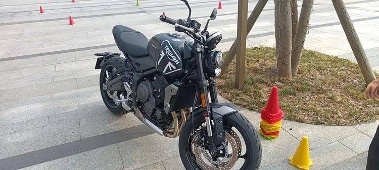 转让2021年凯旋三叉戟660