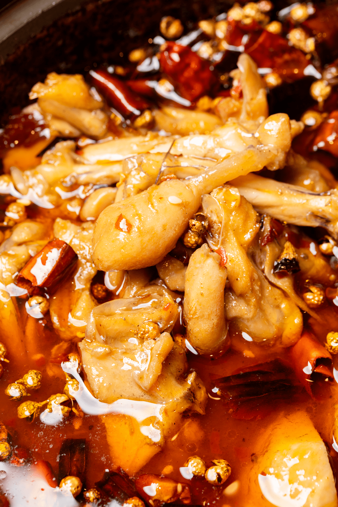 芋头和牛蛙yyds『石锅沸腾芋儿蛙』79很有意思的是吃不完的油和辣椒