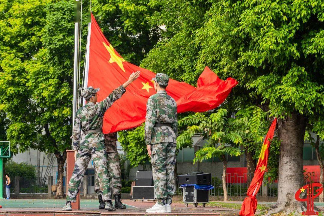 高清国旗壁纸 军人图片