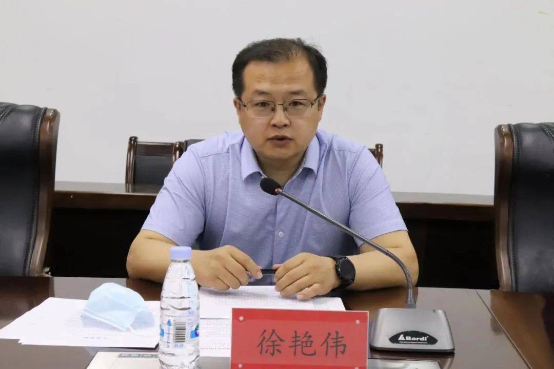 会议深入贯彻落实市委党的建设领导小组会议精神和杨廷双书记讲话要求
