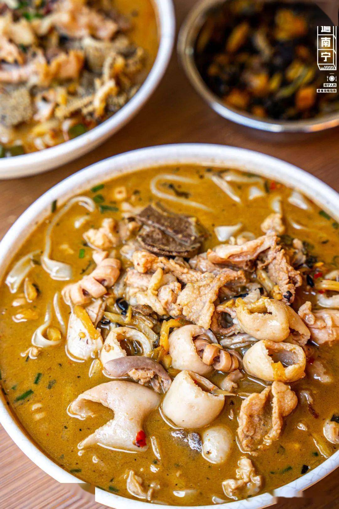 大众搜不到的粉店我们花了150块吃老友牛杂