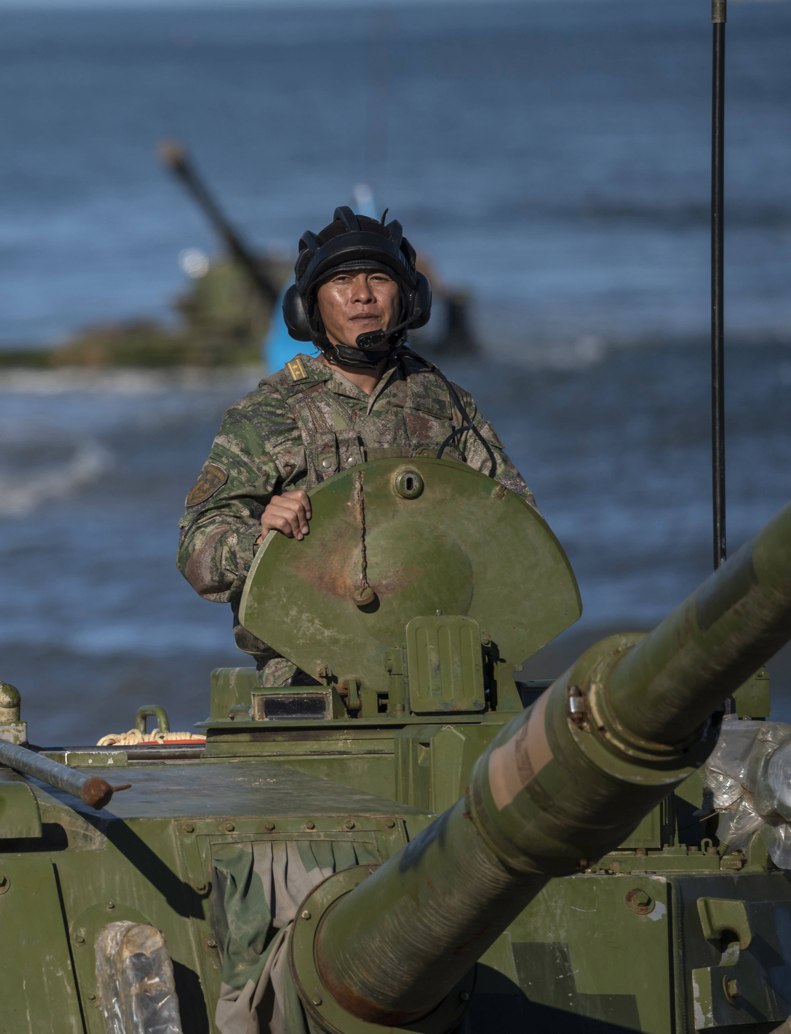 锻造两栖刀锋第73集团军某旅合成营营长陈松聚力转型研战谋战记事