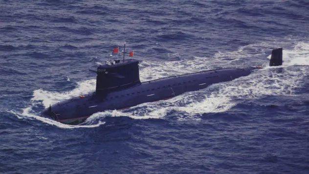 "深海利剑——中国海军潜艇特展"开幕_深海猎鲨!