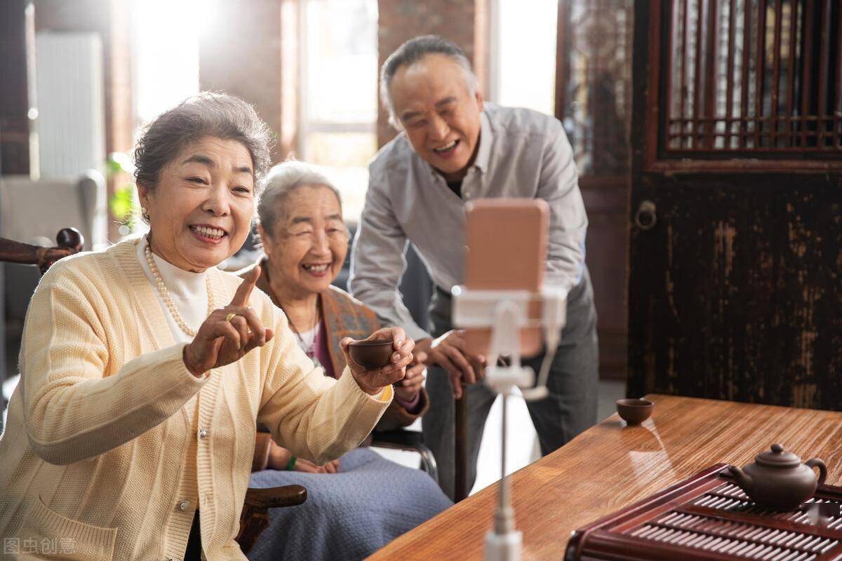 大消费行业人口结构变动银发经济成新蓝海