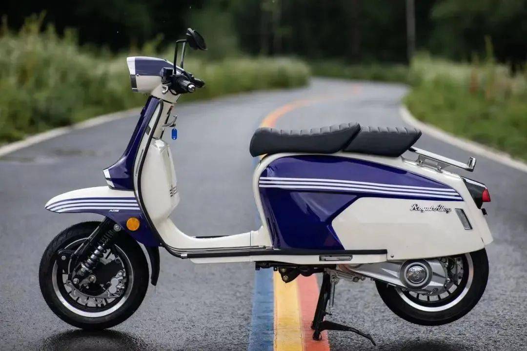 小贵,29800元;免购置税的英伦小踏板 ra纪念版tv 175发布_搜狐汽车