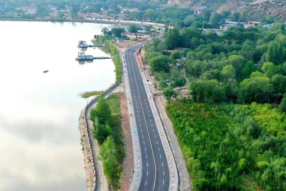 永靖至大河家沿黄公路图片