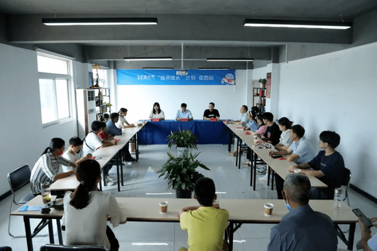 岳西县委常委 ,副县长余龙根,岳西县团县委,岳西县希望公益服务中心