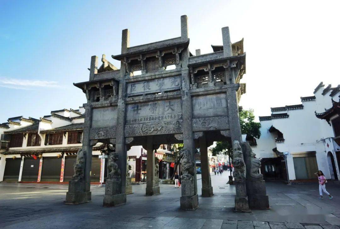 在黄山集齐日出云海佛光,全程徒步西海大峡谷,重游皖南徽派古村落宏村