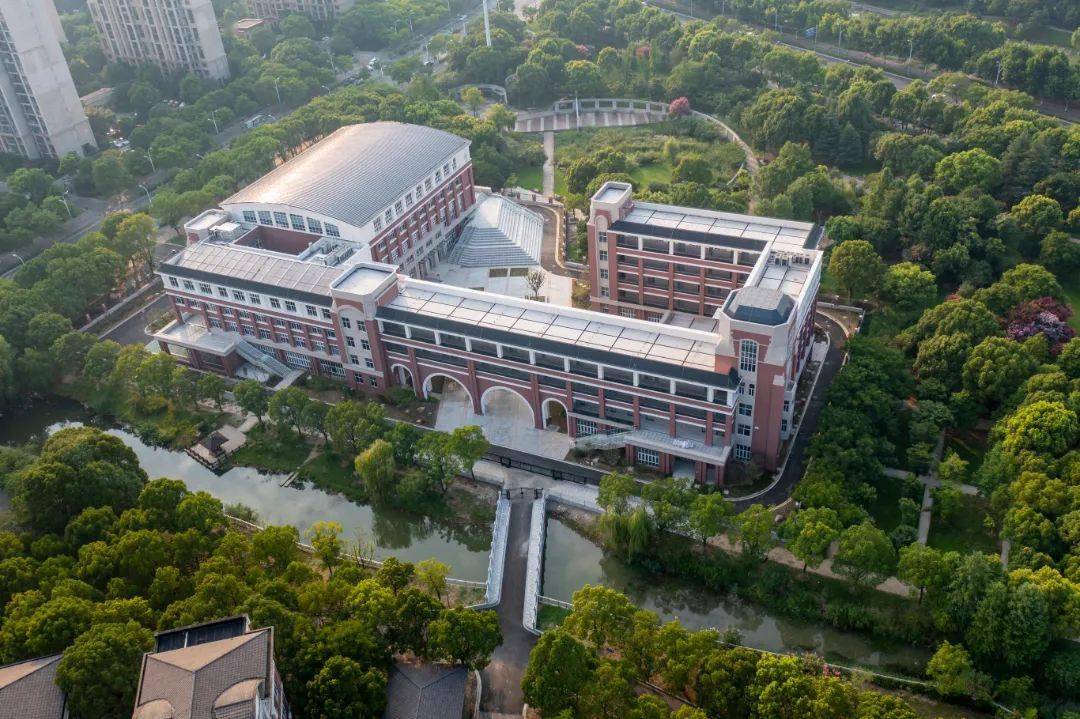 张家港市政府投资工程集中建设项目成果展暨梁丰高中创江苏省高品质