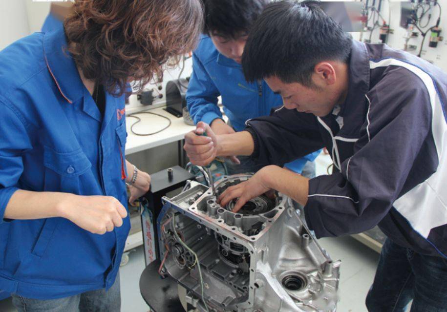 高级工,中级工培养层次汽车构造,汽车材料,汽车维护与保养,机械制图