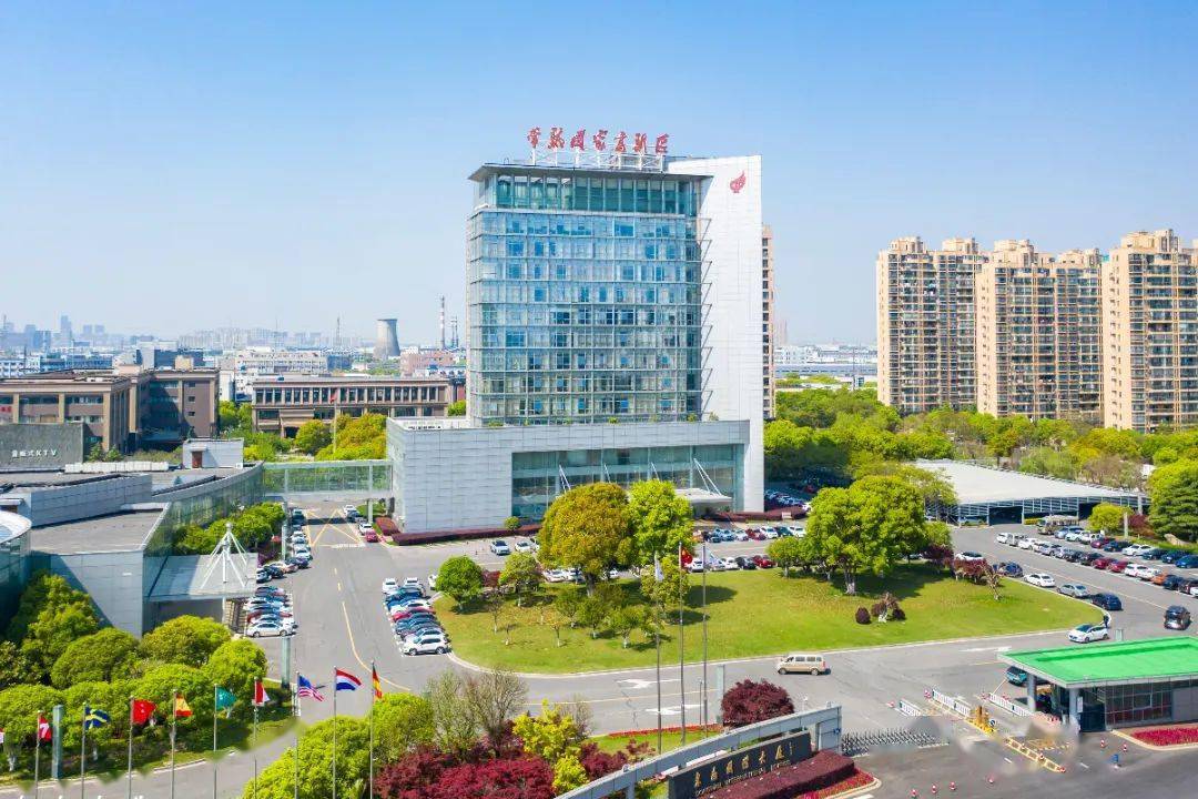 常熟高新区三是坚持开放发展,推动常熟港提质增效,化工园区绿色转型