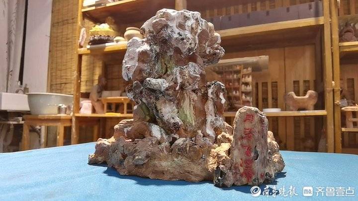 “落水三尺溅飞泉”！济南非遗传承人打造“月牙飞瀑”微缩景观