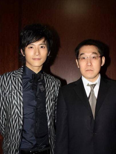 张峻宁就是当年海岩老师最喜欢用的男演员之一.