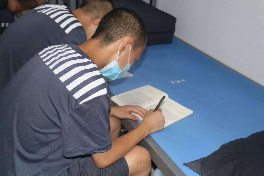 省未管所(贵定监狱)开展"铭记历史,勿忘国耻,致敬英烈,砥砺前行"主题