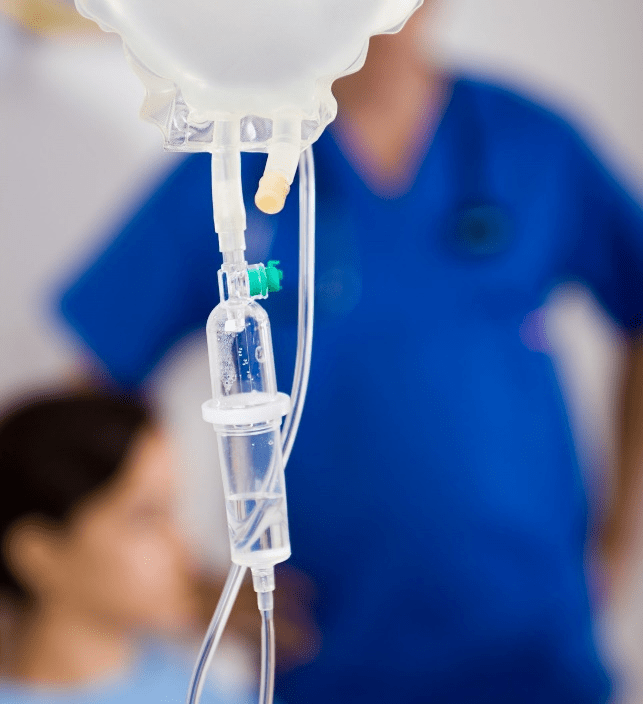 给葡萄糖,氨基酸或者脂肪乳,或者专用的静脉营养液