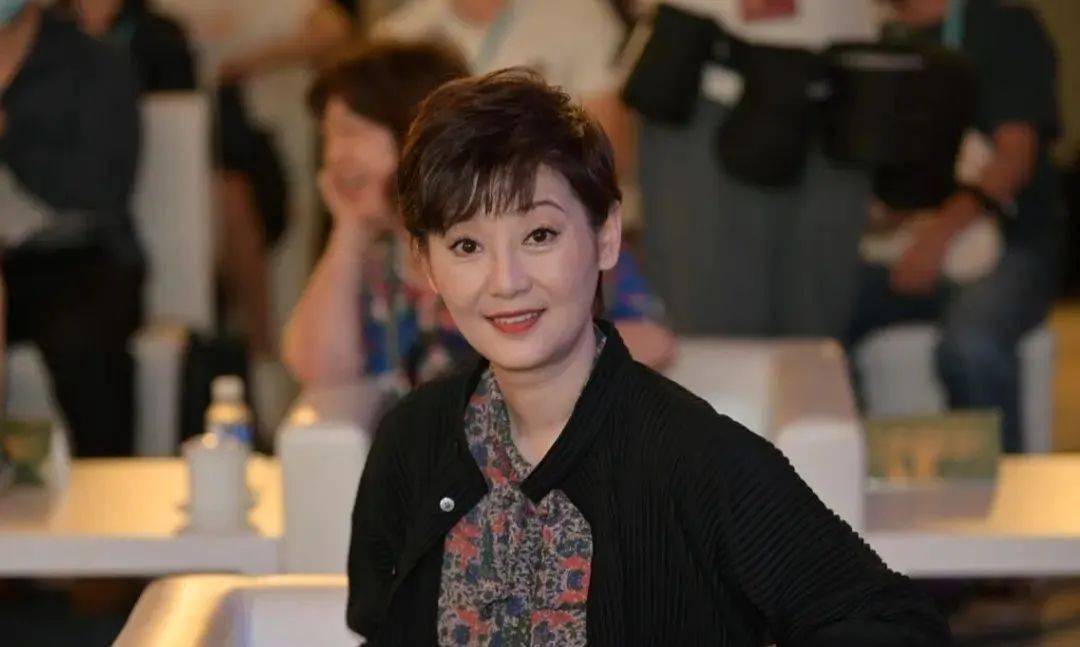 做了冯小刚7年情人,如今小三转正_徐帆_杨立新_田壮壮