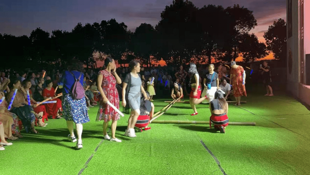 篝火晚会、乡村漫步、夜赏星空！京山这个村晚上好热闹