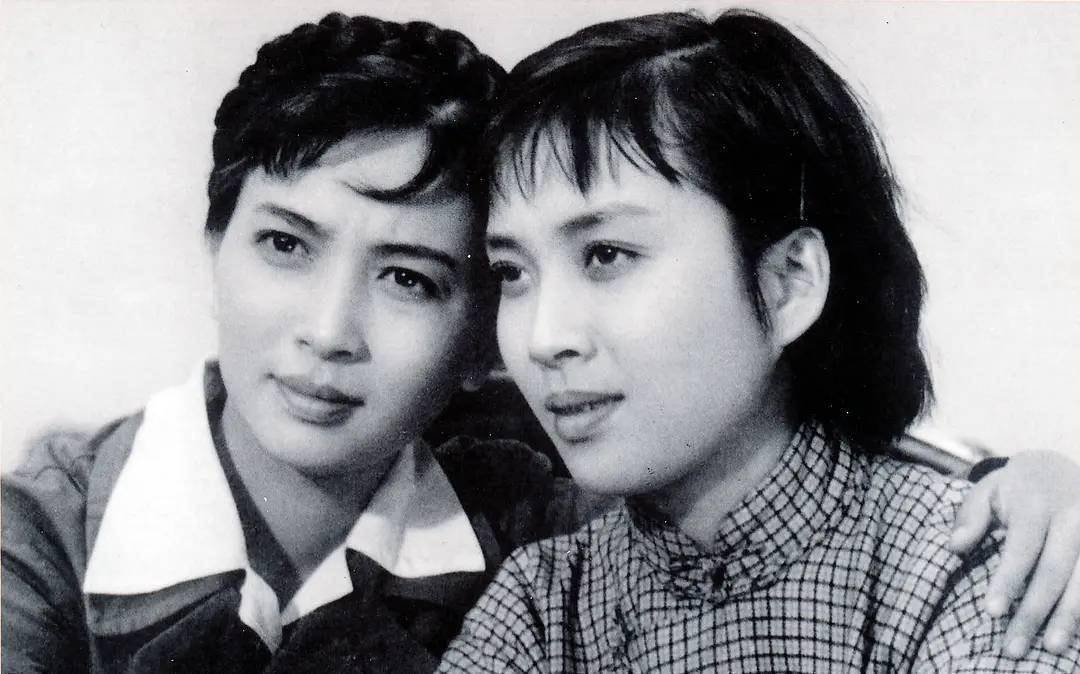 84岁"林道静"谢芳,与丈夫结婚62年恩爱如初,爱情让人羡慕_电影界_剧情