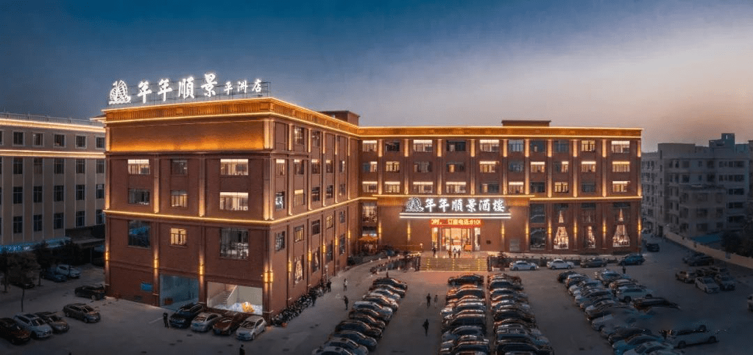 就像年年顺景酒楼新开张的平洲店,无论是庞大的建筑规模还是室内装修